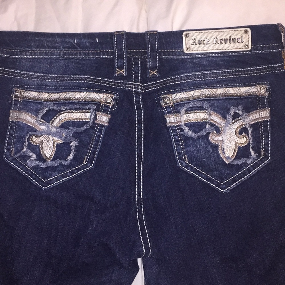 ❤️Rock Revival Nancy Easy Crop jeans size 32❤️
